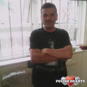 Mam 52l. 165cm. Ciemny szatyn. Niebieskie oczy. Normalnej budowy. Jestem Polakiem.